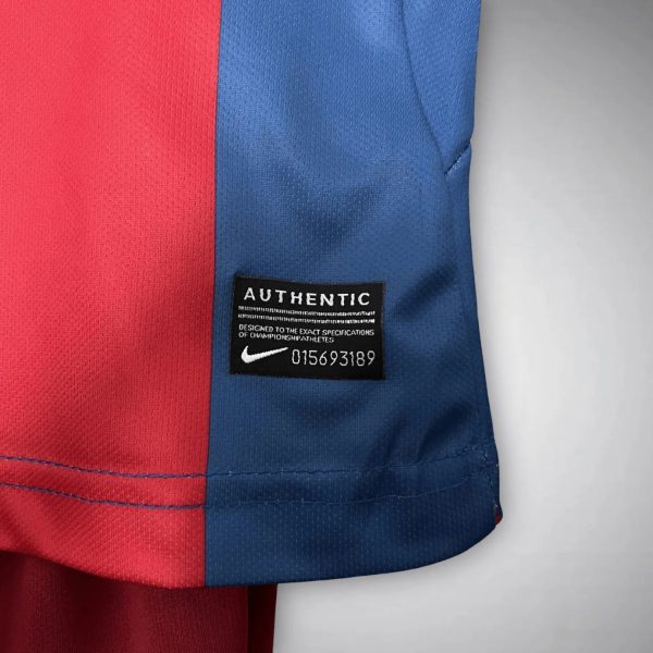 1011-fc-barcelona-home-kids-size-kit-2025-premium-quality-899727.jpg FC BARCELONA JUNIOR 2010 RETRO
