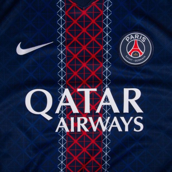 11f09fc193ac4b36143511899b60d48ee630b123de01f9d59b63705d349db71b.jpg PSG 2025/26