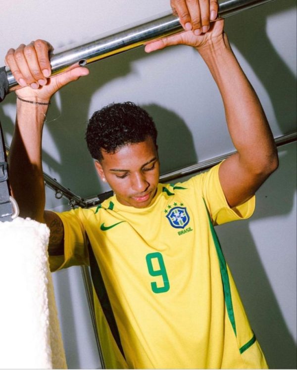 2017e6be72941d5a2b665946d619af77.jpg BRAZIL 2002 RETRO