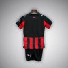 2526-ac-milan-home-kids-size-kit-footballprestigecom-2025-premium-quality-478528.jpg AC MILAN JUNIOR 2025/26