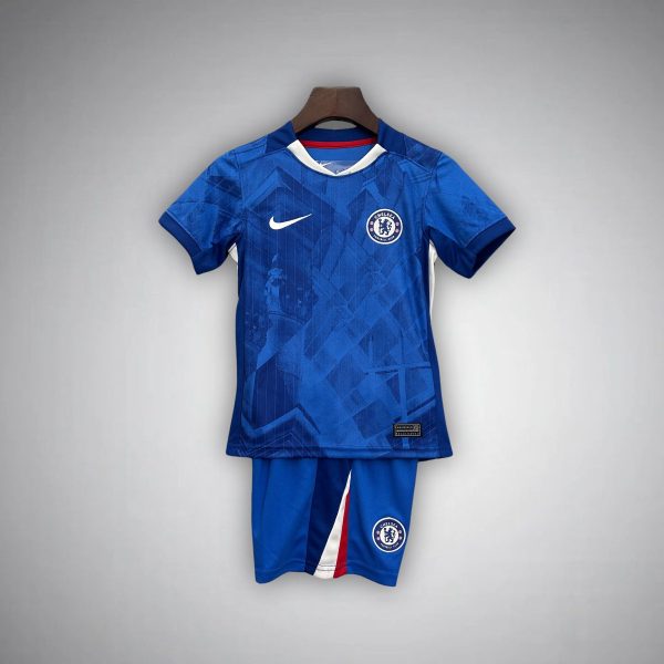 2526-chelsea-home-kids-size-kit-footballprestigecom-2025-premium-quality-122909.jpg CHELSEA JUNIOR 2025/26
