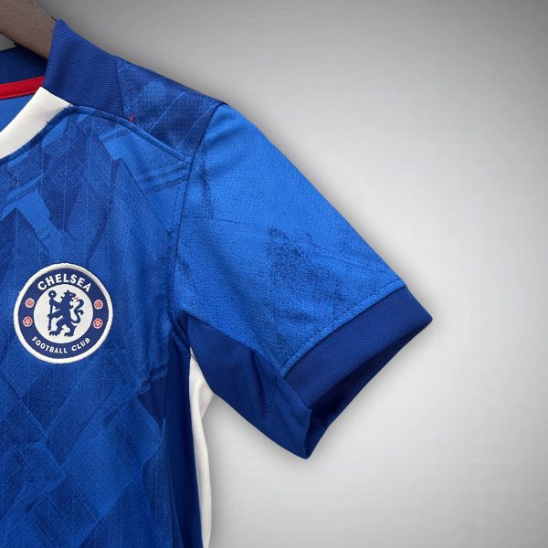 2526-chelsea-home-kids-size-kit-footballprestigecom-2025-premium-quality-970360.jpg CHELSEA JUNIOR 2025/26