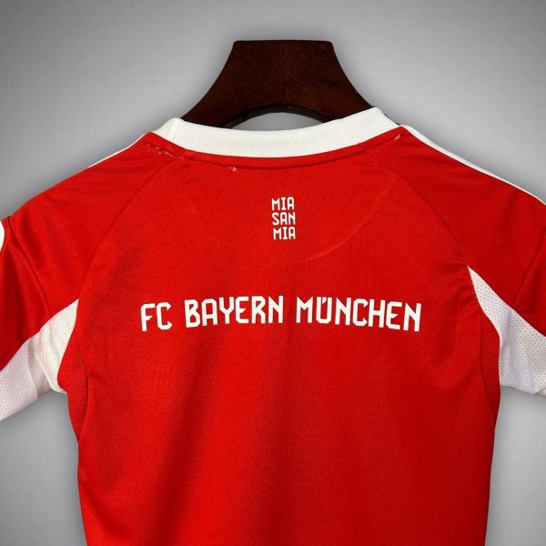 2526-fc-bayern-home-kids-size-kit-footballprestigecom-2025-premium-quality-3322433.jpg FC BAYERN MÜNCHEN JUNIOR 2025/26