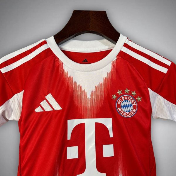 2526-fc-bayern-home-kids-size-kit-footballprestigecom-2025-premium-quality-5750047.jpg FC BAYERN MÜNCHEN JUNIOR 2025/26
