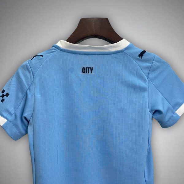 2526-manchester-city-home-kids-size-kit-footballprestigecom-2025-premium-quality-962758.jpg MANCHESTER CITY JUNIOR 2025/26