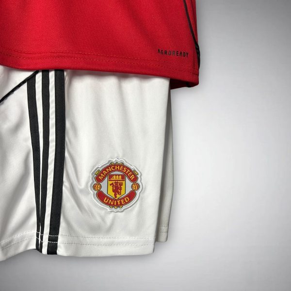 2526-manchester-united-home-kids-size-kit-footballprestigecom-2025-premium-quality-203895.jpg MANCHESTER UNITED JUNIOR 2025/26