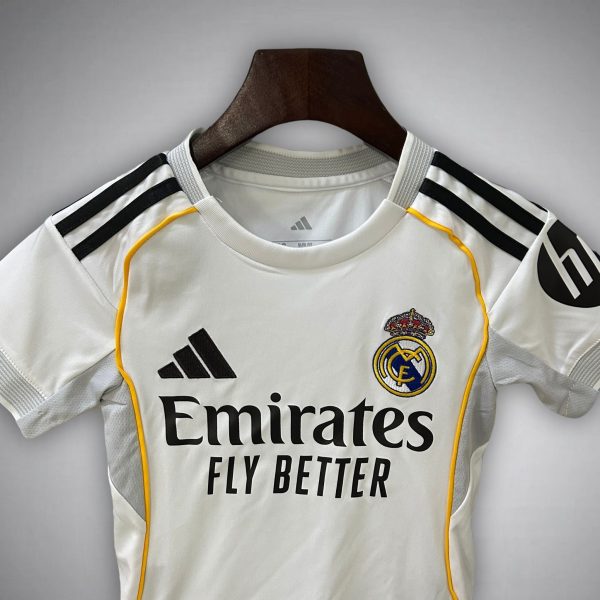 2526-real-madrid-home-kids-size-kit-footballprestigecom-2025-premium-quality-867780.jpg REAL MADRID JUNIOR 2025/26