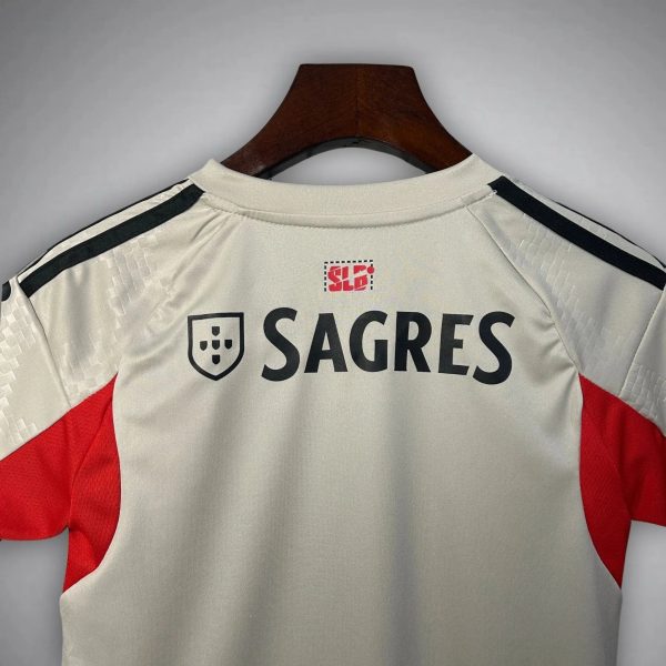 2526-sl-benfica-away-kids-size-kit-footballprestigecom-2025-premium-quality-1561359.jpg BENFICA JUNIOR 2025/26