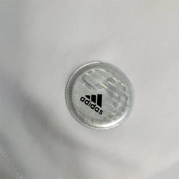 73188dd50d3d0eff.jpg AC MILAN 2009/10 RETRO