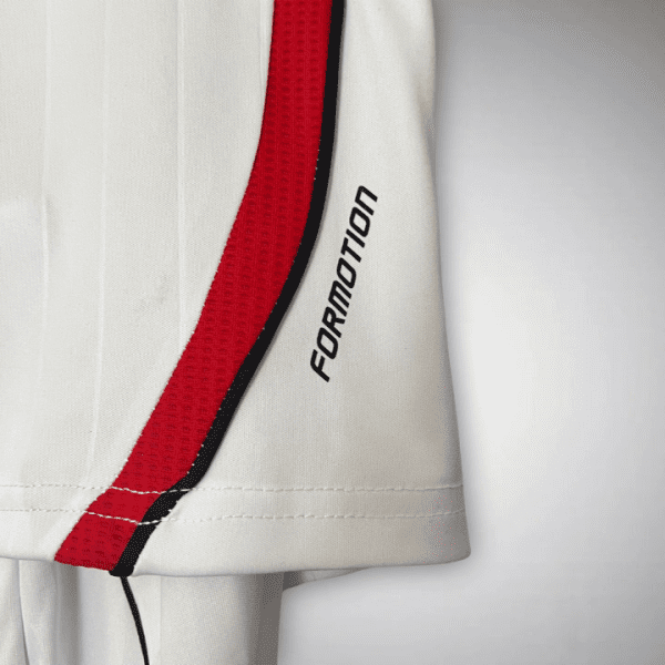80.png AC MILAN 2006/07 JUNIOR RETRO
