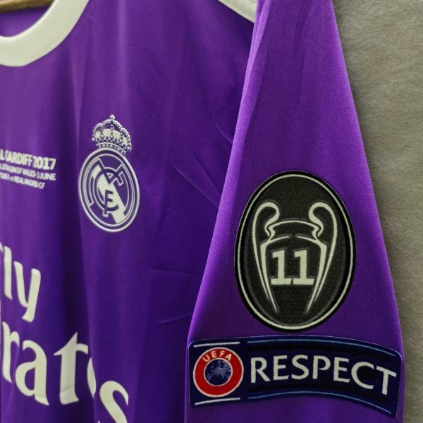B3B4D018-62EF-4A8F-8618-2A76FDFDF0A6_3a46949a-9fd2-4d7b-9e69-83963e1021f9.jpg REAL MADRID 2016/17 AWAY RETRO