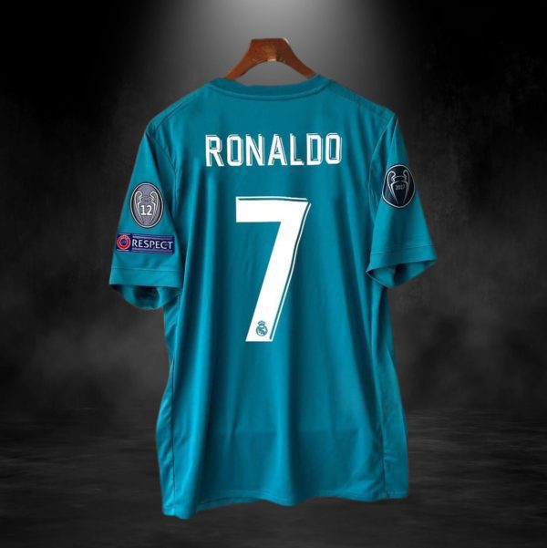 C8C1E096-59E0-4BC7-B6F5-5C49D815CF26.jpg REAL MADRID 2017-18 AWAY RETRO