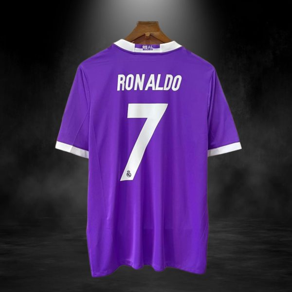 E6329942-DC9B-498F-BCCB-945CEA31F5BA.jpg REAL MADRID 2016/17 AWAY RETRO