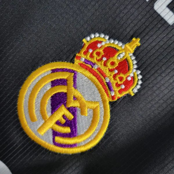 REALMADRID1997_98THIRDSHIRT3.jpg REAL MADRID 1997/98 RETRO