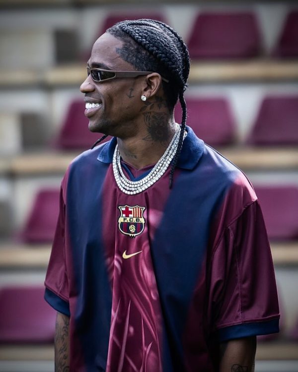 Travis_is_ready_to_get_subbed_in_-_sebastiennagy_1.jpg FC BARCELONA X TRAVIS SCOTT RETRO | LIMITED EDITION