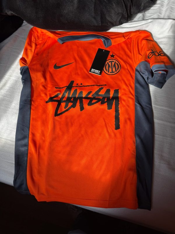 VEvzdmWfP_mid.jpg INTER MILAN X STUSSY