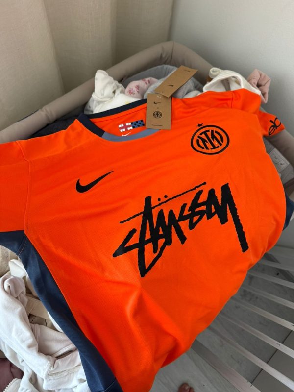 YOJoTDsua_mid.jpg INTER MILAN X STUSSY