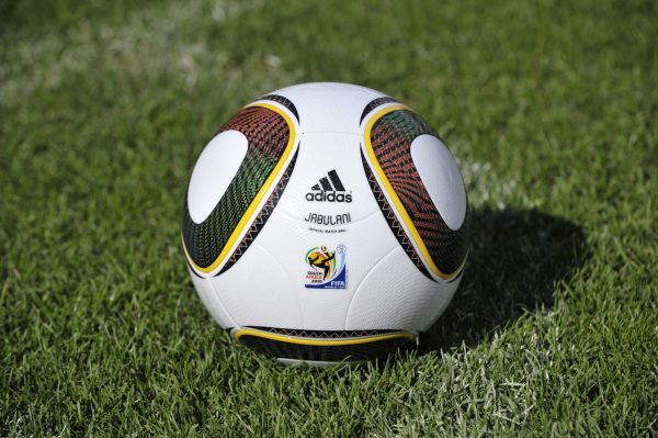 de-jabulani-een-concept-van-sportgigant-adidas-ligt-vooral.jpg JABULANI 2010 | WORLD CUP BAL