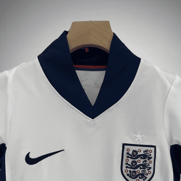 england-2024-home-kids-size-kit-2024-premium-quality-jersey-footballprestigecom-exclusive-collection-463610.png ENGLAND JUNIOR 2024/25