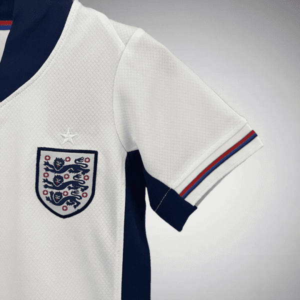 england-2024-home-kids-size-kit-2024-premium-quality-jersey-footballprestigecom-exclusive-collection-717964.png ENGLAND JUNIOR 2024/25