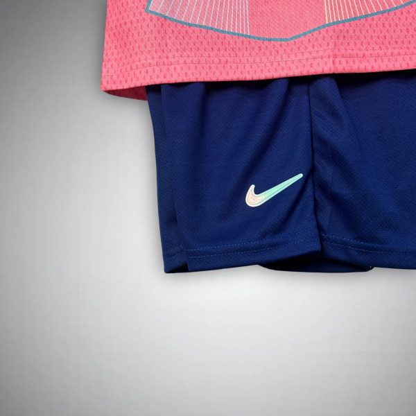fc-barcelona-aurora-premium-kids-size-kit-footballprestigecom-2025-premium-quality-795782.jpg FC BARCELONA 2025 JUNIOR | SUMMER EDITION