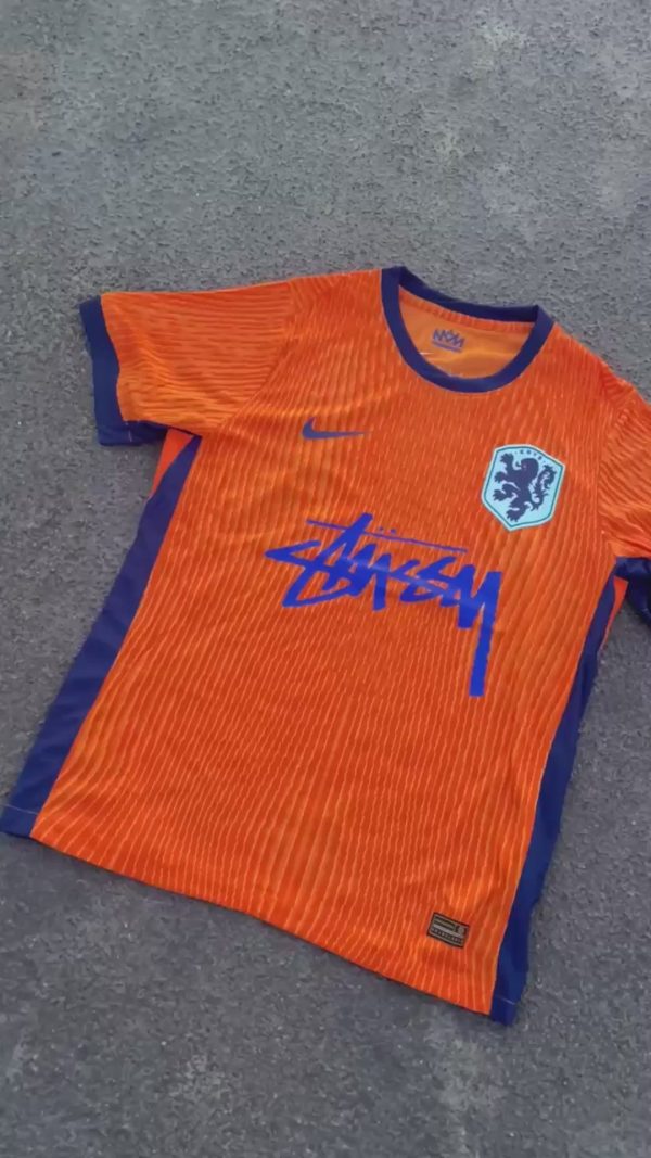 fcfb0e5258f94139a2ced5087005197d.thumbnail.0000000000.jpg NEDERLAND X STUSSY
