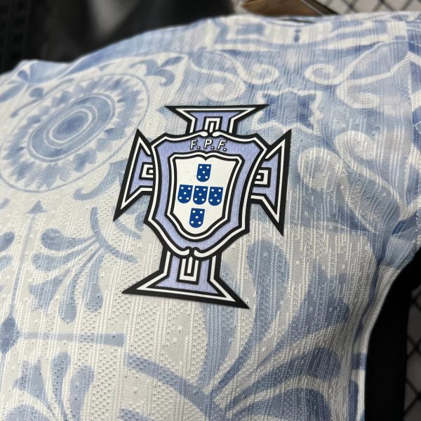 portugal-x-lv-2024-vetements-de-sport-743.jpg PORTUGAL X LV CONCEPT | SPECIAL EDITION