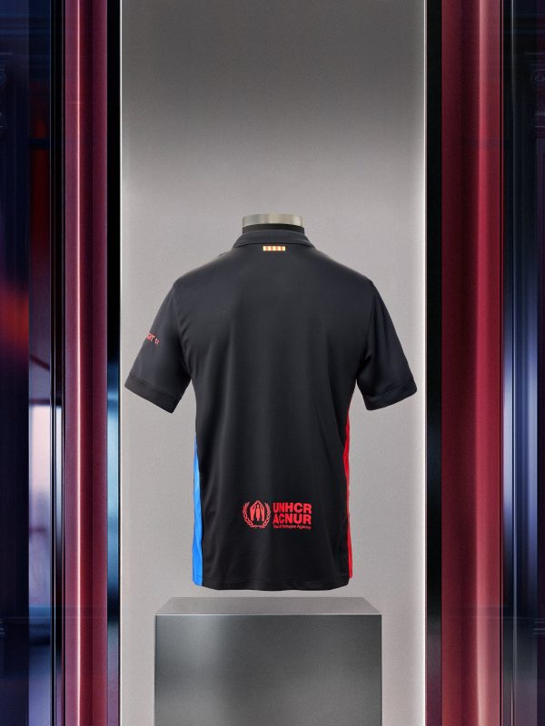 samarreta_portrer_back_fons_mid_res.jpg FC BARCELONA X TRAVIS SCOTT | LIMITED EDITION