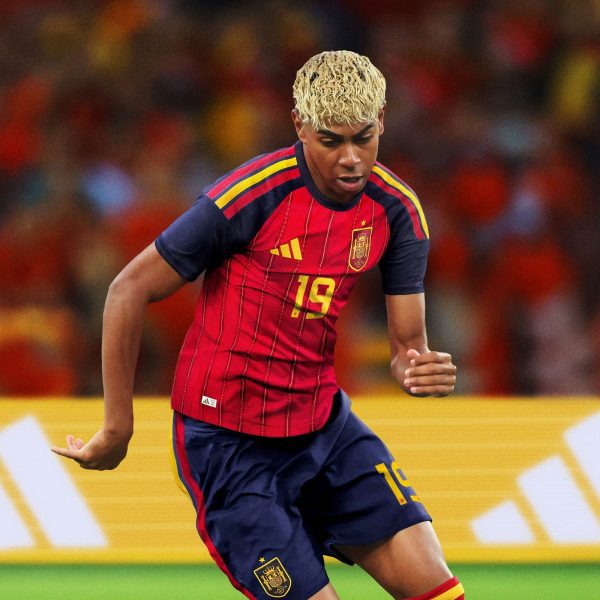 Spain_26_Home_Authentic_Jersey_Red_JN4366_HM53_dab10368-38d1-4154-a62b-0f0af89da6eb.jpg SPANJE 2026/27 WK