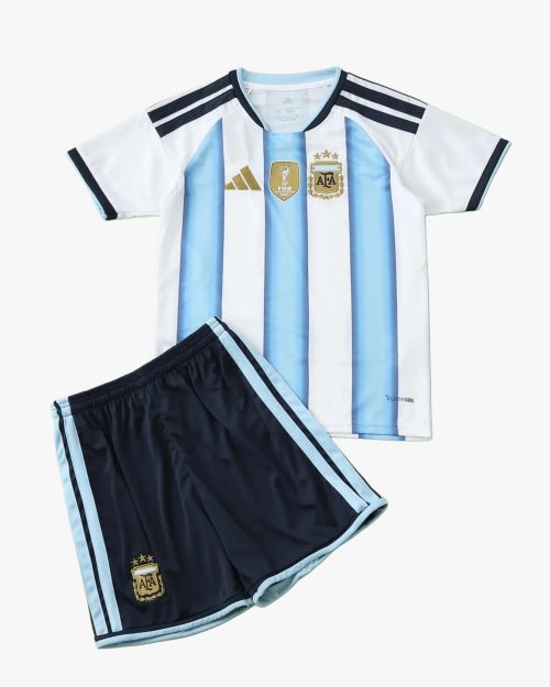 argentina-home-2026-world-cup-kids-edition-2353226_690d51db-cd9e-4574-93bd-3d8e6cd478a3.jpg ARGENTINIË 2026/27 WK JUNIOR